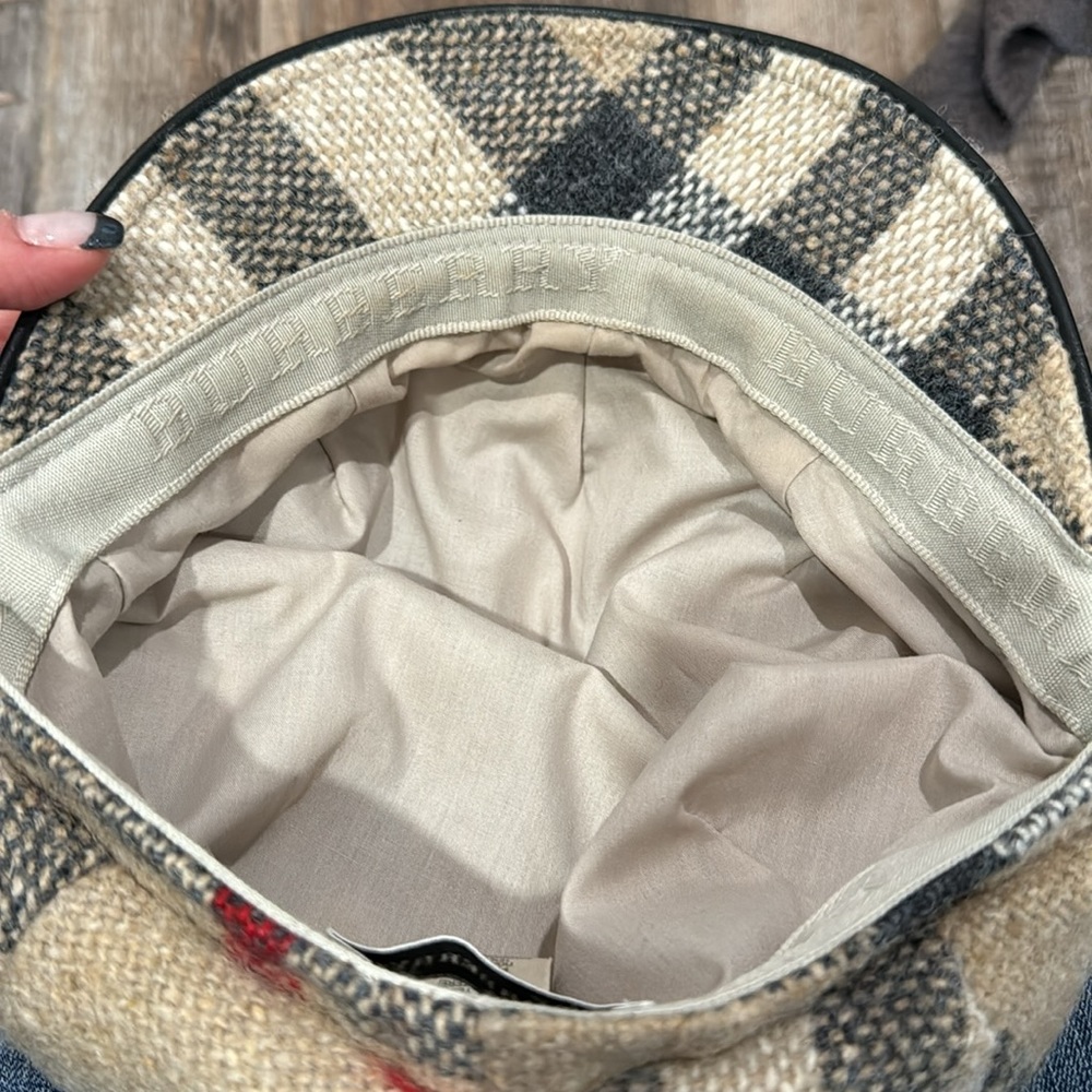 Burberry 100% wool hat in signature pattern, size L - Picture 4 of 9